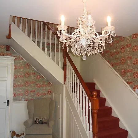Airport Manor 4*