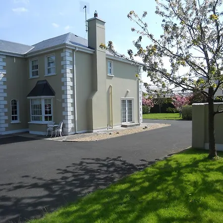 Airport Manor 4*