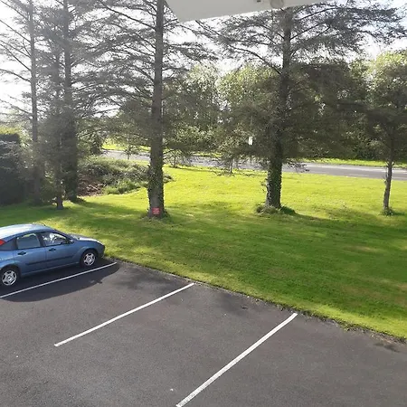 Airport Manor B&B 4*