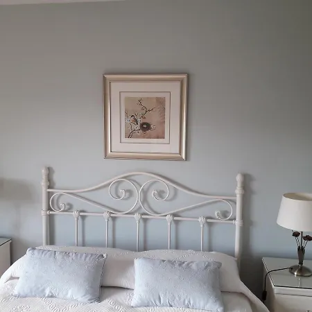 Airport Manor 4*